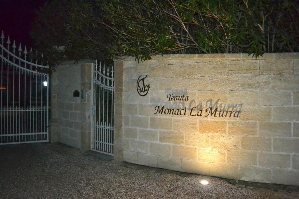 Tenuta Monaci La Murra Bed & Breakfast Carmiano  Exterior photo